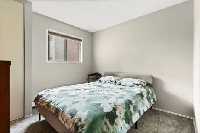 #202-3420 Park St-Inviting Second Floor Condo In University Park Image# 1