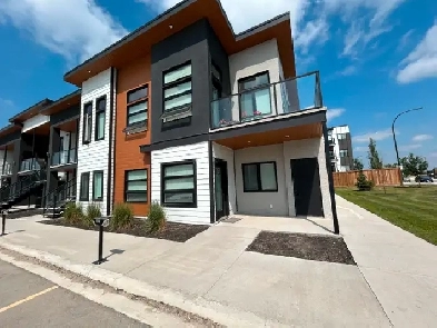 3 Bedroom for Rent! Main Level Corner Suite Image# 4