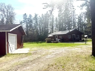 Charming Country Home on 1.47 Acres – Woodridge, MB Image# 7