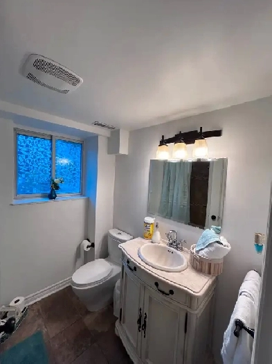 6 bed 2 baths female student rental only Image# 27