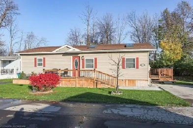 UPDATED BUNGALOW IN GOLDEN HORSESHOE ESTATES - 2 BED, 1 BATH Image# 1