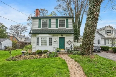 ESCARPMENT VIEWS & BACKYARD OASIS - 3 BED, 2 BATH Image# 1