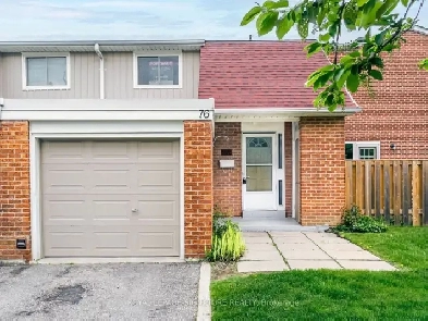 3 bed 1 1/2 bath condo townhouse in Mississauga Image# 3