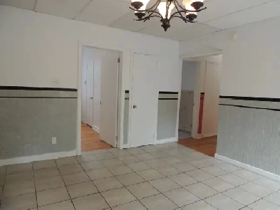Très grand 4 ½, 2 ou 3 chambres, libre dès maintenant Image# 1
