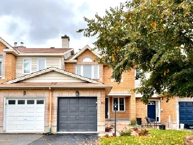 SPACIOUS 3 BED   DEN | 3.5 BATH TOWNHOUSE FOR – AVAILABLE JULY! Image# 19