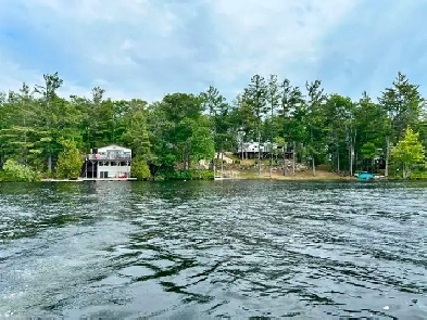 3 Bedroom Directly on Water’s Edge Kasshabog Lake Image# 1