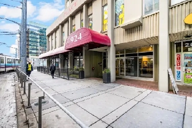 Single Room at Pentland Place Downtown Calgary Image# 8
