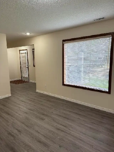 1 Bedroom Walkout Basement for Rent-Panorama Hills N.W. Image# 2