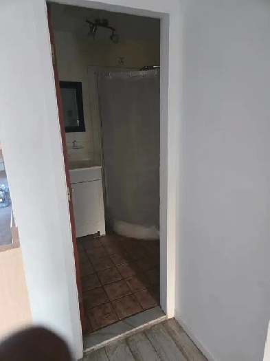 Chambre à louer / room for rent Image# 5