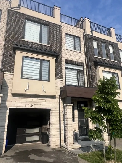 2 1 Bed and 2 Bath Townhome in Equestrian Way, Cambridge Image# 3