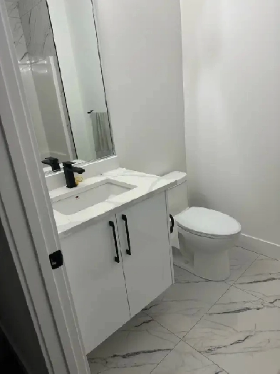 2 Rooms available for rent Image# 1