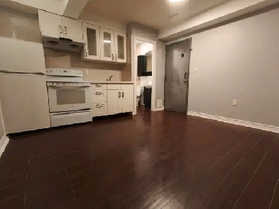 Nice 2nd Floor Two Bedroom Apartment $1880 Image# 2