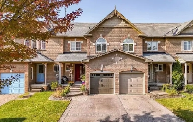 Move in Ready 3 Bedroom Townhouse in Sought After Brooklin! Image# 1