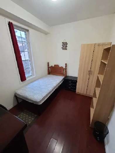 Minutes Walk Finch west subway.  Your U campus.  Rooms available Image# 3