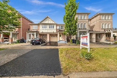 Move In Ready 3 1 BR Semi Detached Home in Toronto! Image# 1