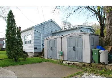 House for rent ★ 2 bed ★ Dundurn Castle ★ Cottage in City ★July Image# 9