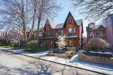 2 Bedroom, 2 Bath, Lower Apartment For Rent, West Queen West Image# 17