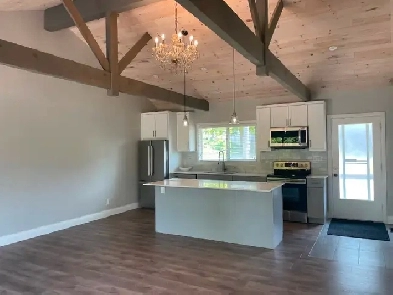 Stunning/Large 3 Bedroom Apartment/All inclusive/East City Image# 1