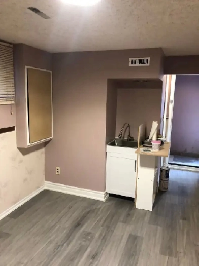 STUDIO FOR RENT IN NEWMARKET - YONGE AND DAVIS Image# 4