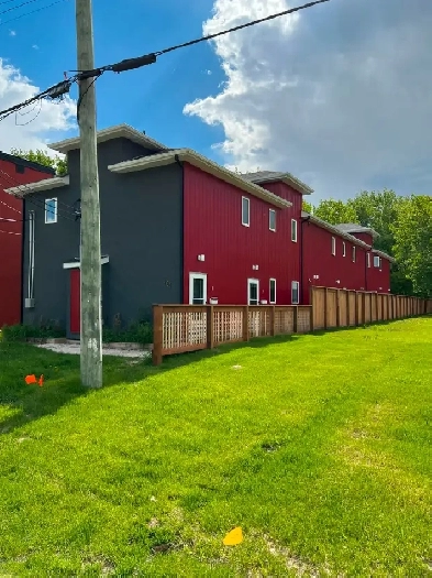 Charming 3-Bedroom Apt in St. Boniface – Top Floor Unit ✨ Image# 2