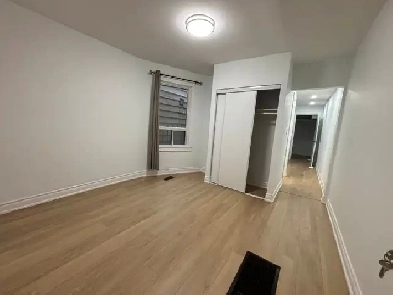 Ossington and Davenport one bedroom unit available July 1 Image# 2