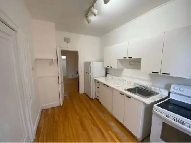 4.5 Apartments- 5 mins walk from Villa Maria metro station Image# 1