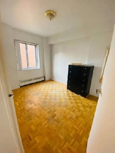 Private Room For RentCA$657 / Month Image# 8