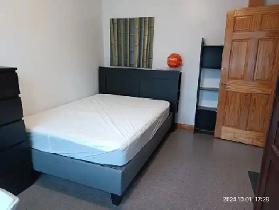 Big room for rent,1 min to metro , All included, FOR GIRL ONLY. Image# 5