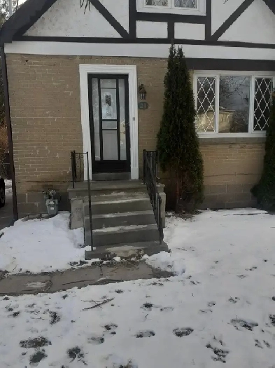 2nd Floor House 2 Bed Plus 1 Bath, At Scarborough, Rent . $ 1600 Image# 8