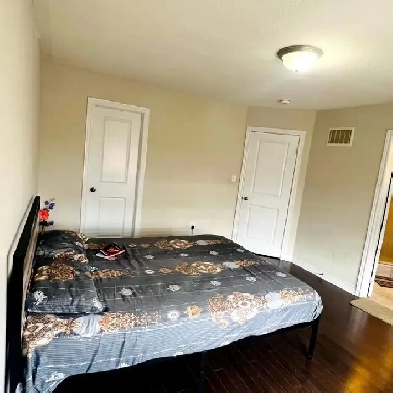 Master/private bedroom for rent Image# 1