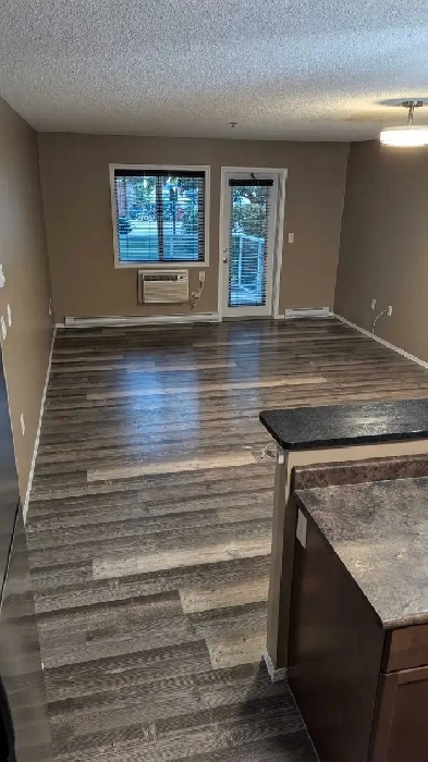 1300 Sqft Lindenwoods! 2br BONUS room, 2bath, UTILITIES INCLUDED Image# 2