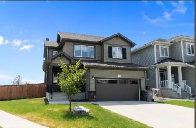 Stunning 2 Storey For Sale - Coloniale Estates Image# 2