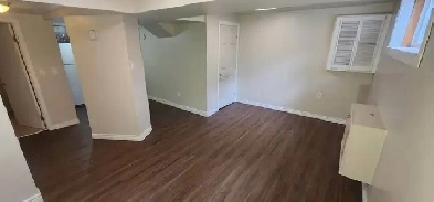 Studio Basement Apartment Near Georgian College & Bayfield Image# 1