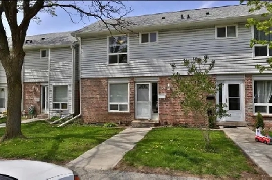 Beautiful 4 Bedrooms & 2.5 Bathroom Townhome Image# 8