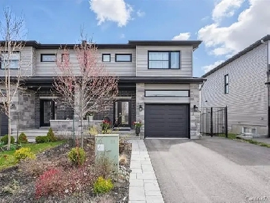 Beautiful semi with garage at Plateau close to school a must see Image# 4