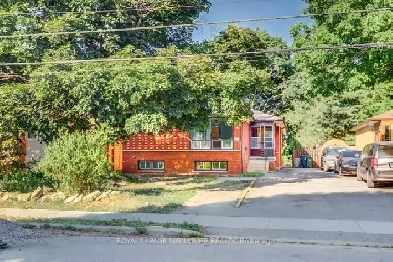 3 Beds 1 Baths 2 Parking House - CA$2,699 Image# 6