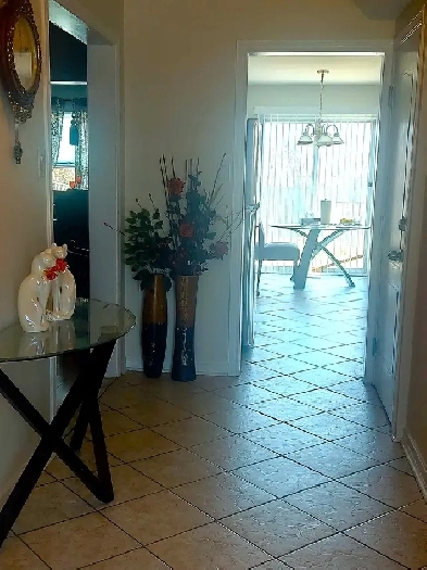 Furnished room in a lavish/fancy home near Shoppers: For female Image# 1