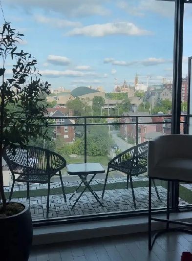 LEASE TAKE-OVER - GATINEAU HULL  - Spacious 1 Bedroom   DEN Image# 3