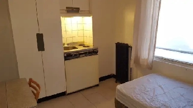 Chambre à louer DANS une maison des chambres, entre prive Image# 10