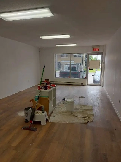 Commercial to rent/ local commercial a louer Image# 3