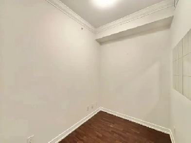 1 Bedroom   Den Condo in Etobicoke with All Utilities Included Image# 5