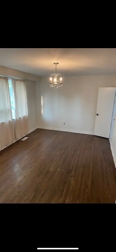 one bedroom in a shared house close to Bayview and finch Image# 1