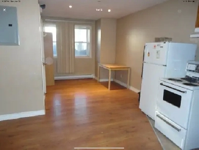 Studio 1 bath townhouse Image# 3