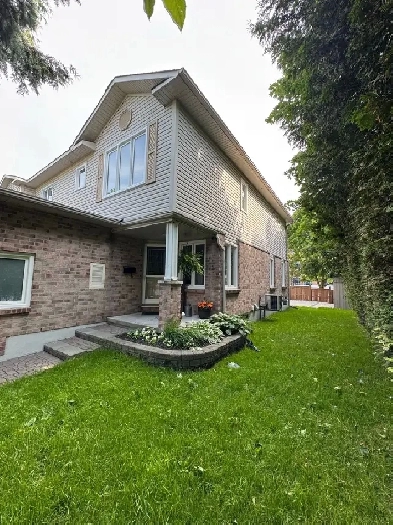 End Unit Townhouse For Rent w/ Finished Basement Image# 7