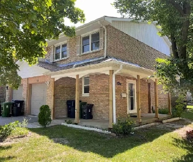 4 bedroom townhouse for rent in Scarborough Image# 8