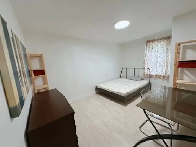 Room in Scarborough for rent near Eglinton and Victoria Park Image# 4