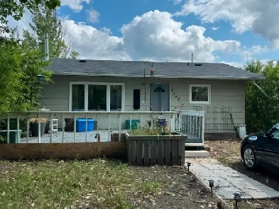 Charming Cabin in Cochin - Year-Round Getaway at Jackfish Lake Image# 3
