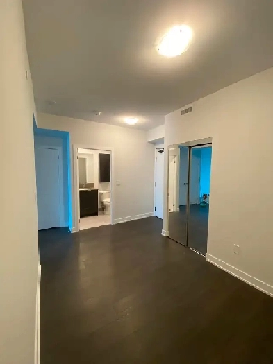 Brand New Studio Condo for Rent Beside Square One Image# 2