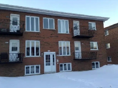 Logement 41/2 à louer Image# 4