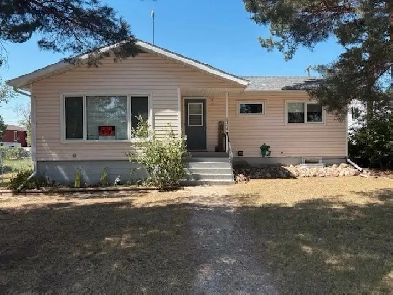 Great Home For Sale in small town Image# 8